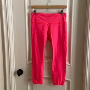 Lululemon Wunder Under crop leggings. Size 8